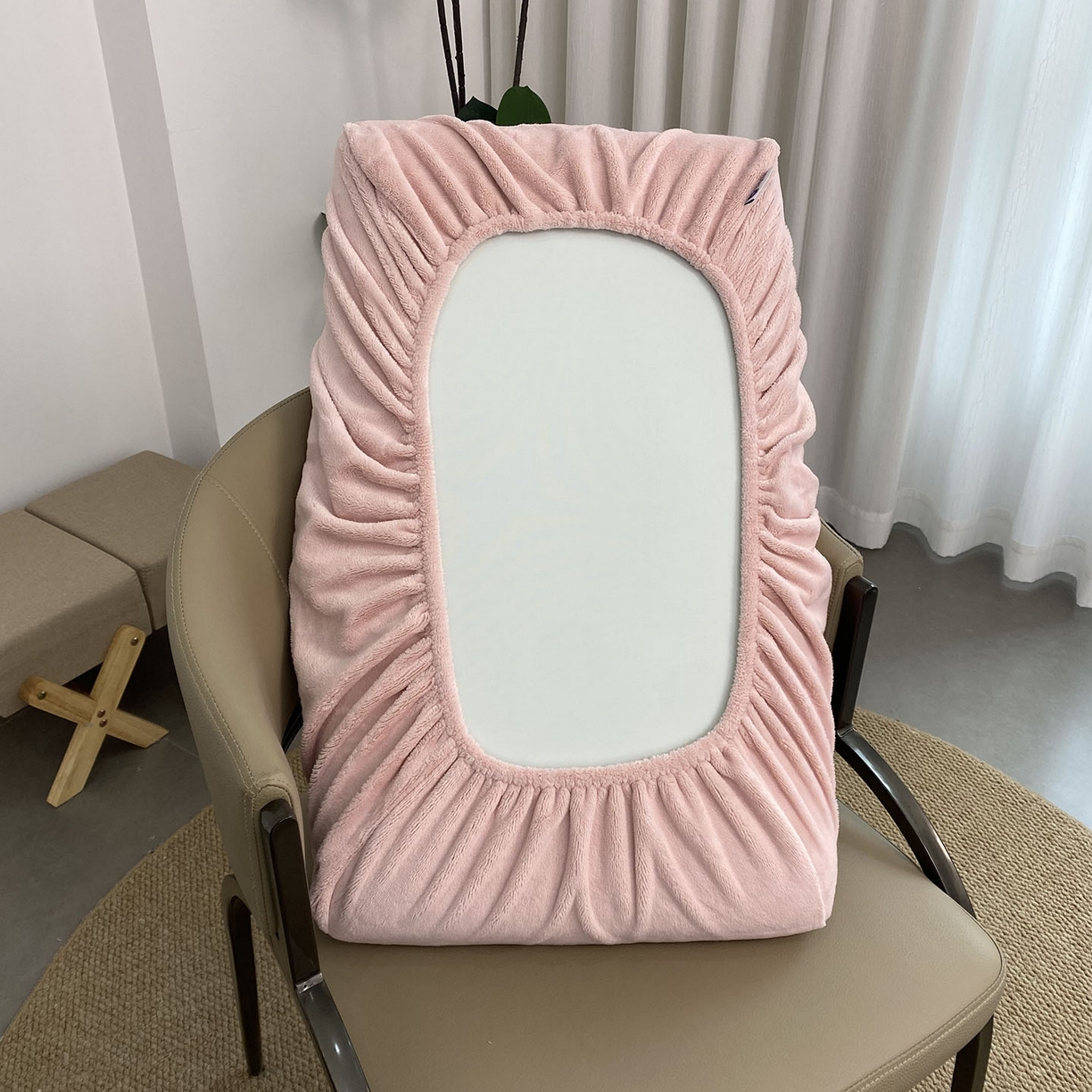 91家纺网 家纺一手货源 找家纺 佳笠家居 2025新款正宗250g全消光牛奶绒懒人枕套旅行枕套 豆沙粉