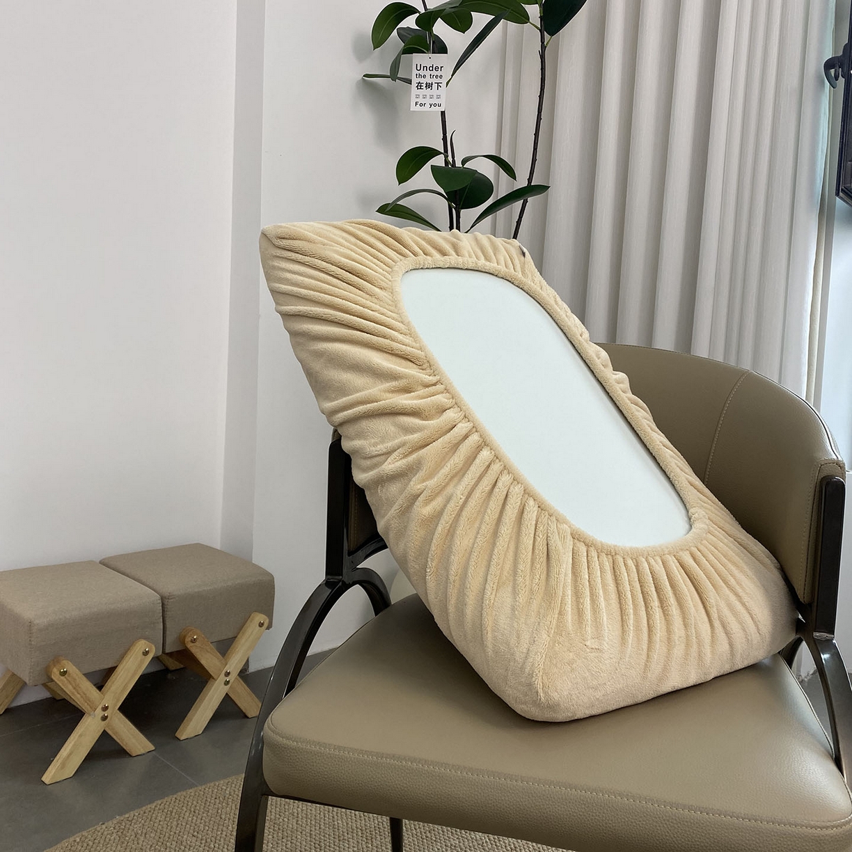 91家纺网 家纺一手货源 找家纺 佳笠家居 2025新款正宗250g全消光牛奶绒懒人枕套旅行枕套 咖色