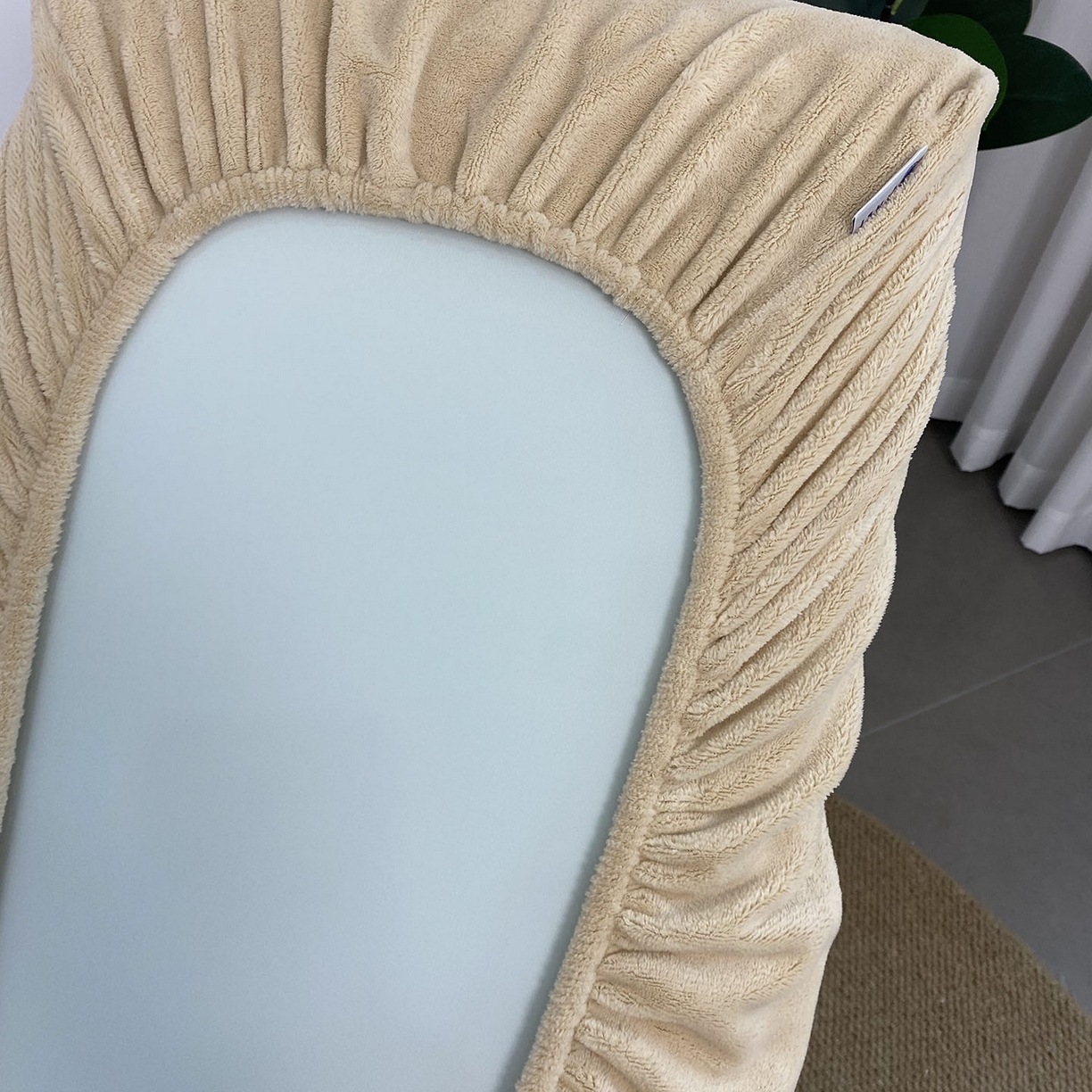 91家纺网 家纺一手货源 找家纺 佳笠家居 2025新款正宗250g全消光牛奶绒懒人枕套旅行枕套 咖色