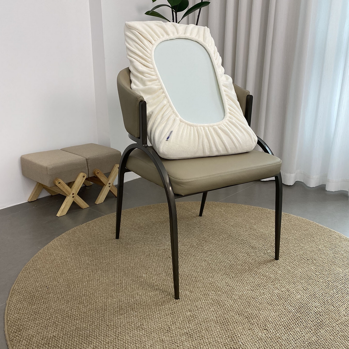 91家纺网 家纺一手货源 找家纺 佳笠家居 2025新款正宗250g全消光牛奶绒懒人枕套旅行枕套 奶昔白