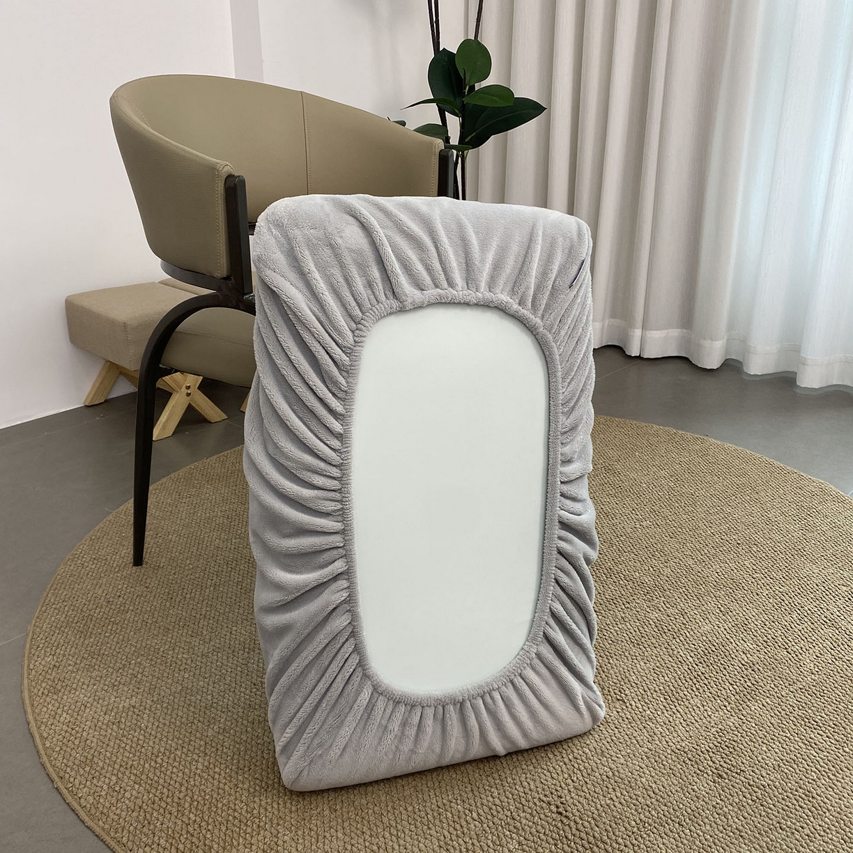 91家纺网 家纺一手货源 找家纺 佳笠家居 2025新款正宗250g全消光牛奶绒懒人枕套旅行枕套 中性灰