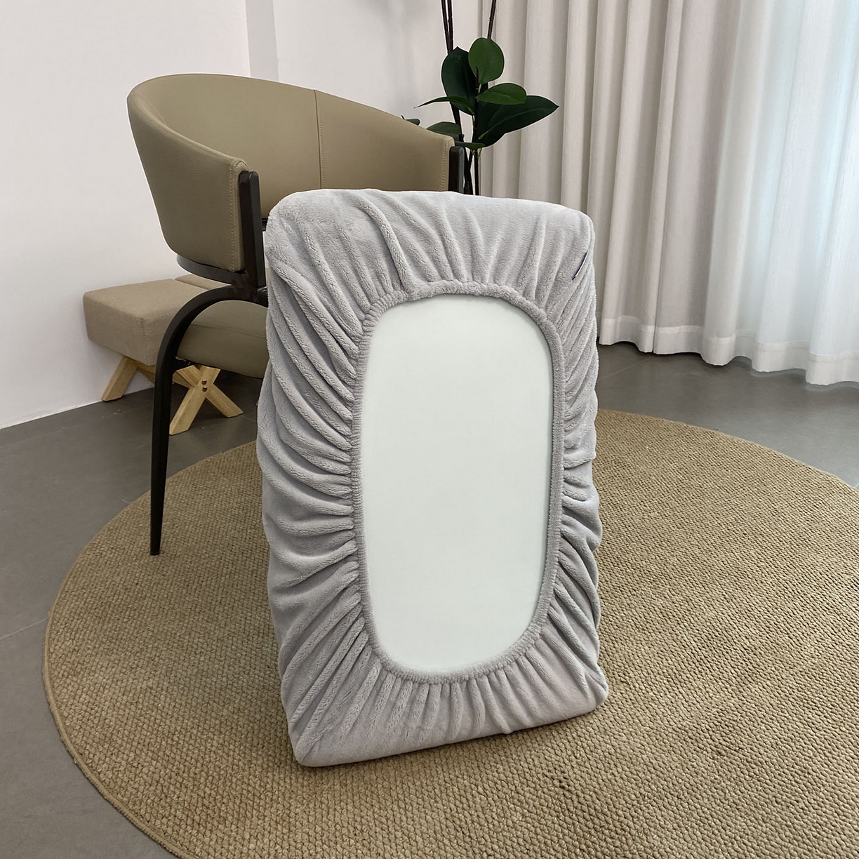 91家纺网 家纺一手货源 找家纺 佳笠家居 2025新款正宗250g全消光牛奶绒懒人枕套旅行枕套 中性灰