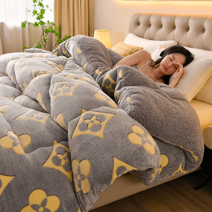 91家纺网 家纺一手货源 找家纺 （总）春雨家居 2025新款AB版雪花绒羊羔绒冬被被子被芯