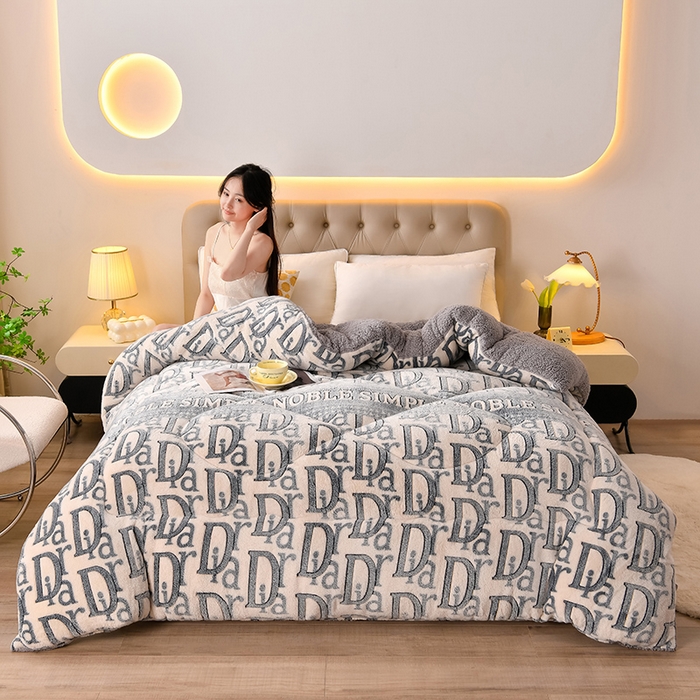 91家纺网 家纺一手货源 找家纺 春雨家居 2025新款AB版雪花绒羊羔绒冬被被子被芯 用心的爱