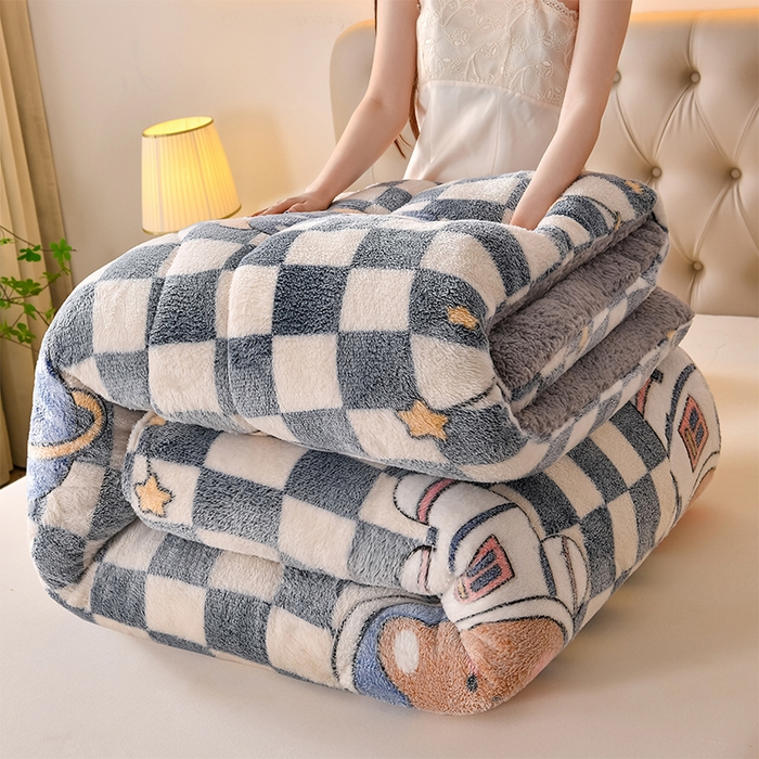 91家纺网 家纺一手货源 找家纺 春雨家居 2025新款AB版雪花绒羊羔绒冬被被子被芯 宇航员