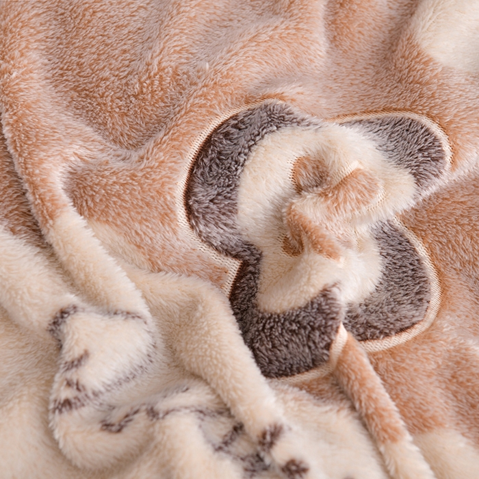 91家纺网 家纺一手货源 找家纺 春雨家居 2025新款AB版雪花绒羊羔绒冬被被子被芯 裸婚时代