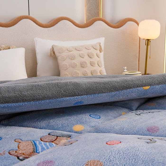 91家纺网 家纺一手货源 找家纺 春雨家居 2025新款AB版雪花绒羊羔绒冬被被子被芯 七彩萌仔