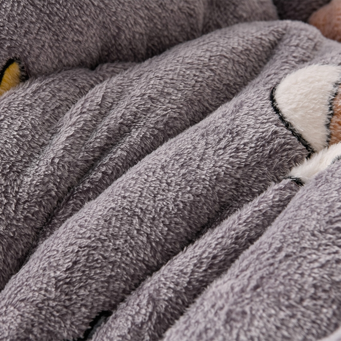 91家纺网 家纺一手货源 找家纺 春雨家居 2025新款AB版雪花绒羊羔绒冬被被子被芯 云朵萌熊