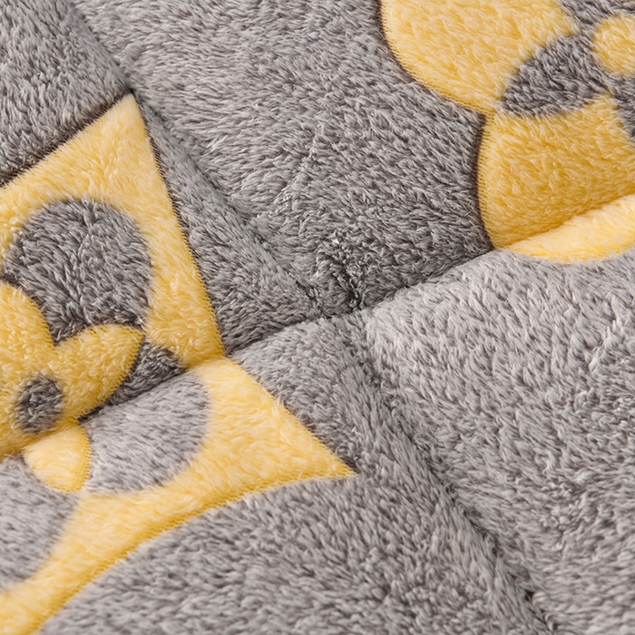 91家纺网 家纺一手货源 找家纺 春雨家居 2025新款AB版雪花绒羊羔绒冬被被子被芯 时尚格调