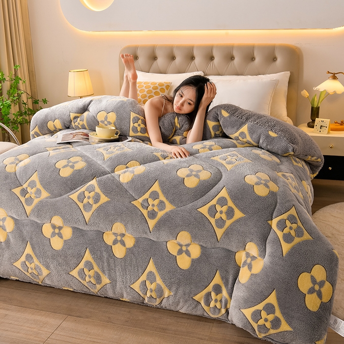 91家纺网 家纺一手货源 找家纺 春雨家居 2025新款AB版雪花绒羊羔绒冬被被子被芯 时尚格调