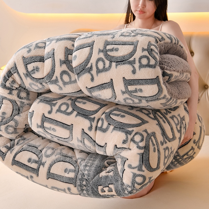 91家纺网 家纺一手货源 找家纺 春雨家居 2025新款AB版雪花绒羊羔绒冬被被子被芯 用心的爱