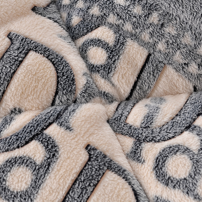 91家纺网 家纺一手货源 找家纺 春雨家居 2025新款AB版雪花绒羊羔绒冬被被子被芯 用心的爱