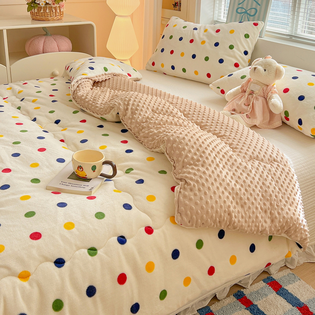 91家纺网 家纺一手货源 找家纺 （总）Mata蔓塔家 2025新款高克重印花牛奶绒软绵绵豆豆被春秋冬被被子被芯（提供买家秀）