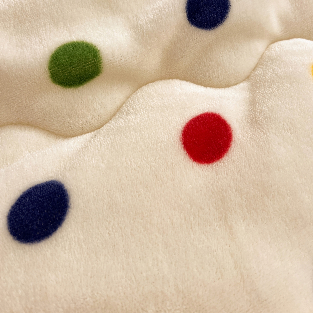 91家纺网 家纺一手货源 找家纺 Mata蔓塔家 2025新款高克重印花牛奶绒软绵绵豆豆被春秋冬被被子被芯 黑珍珠（提供买家秀）