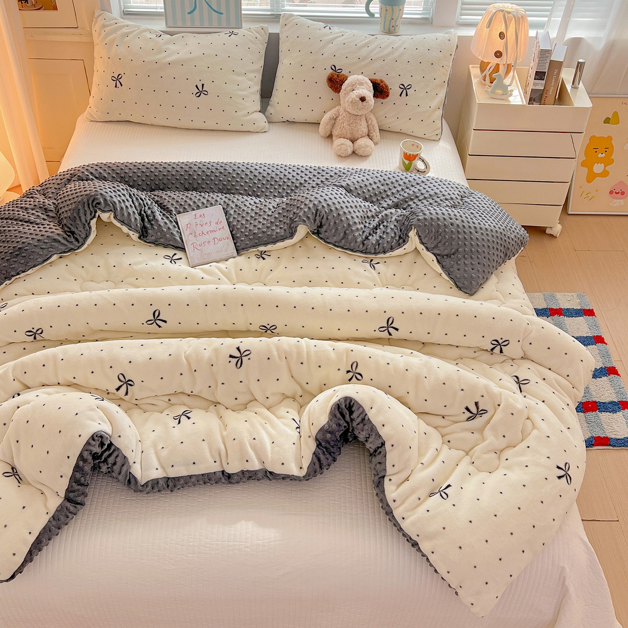 91家纺网 家纺一手货源 找家纺 Mata蔓塔家 2025新款高克重印花牛奶绒软绵绵豆豆被春秋冬被被子被芯 蝴蝶点点心（提供买家秀）