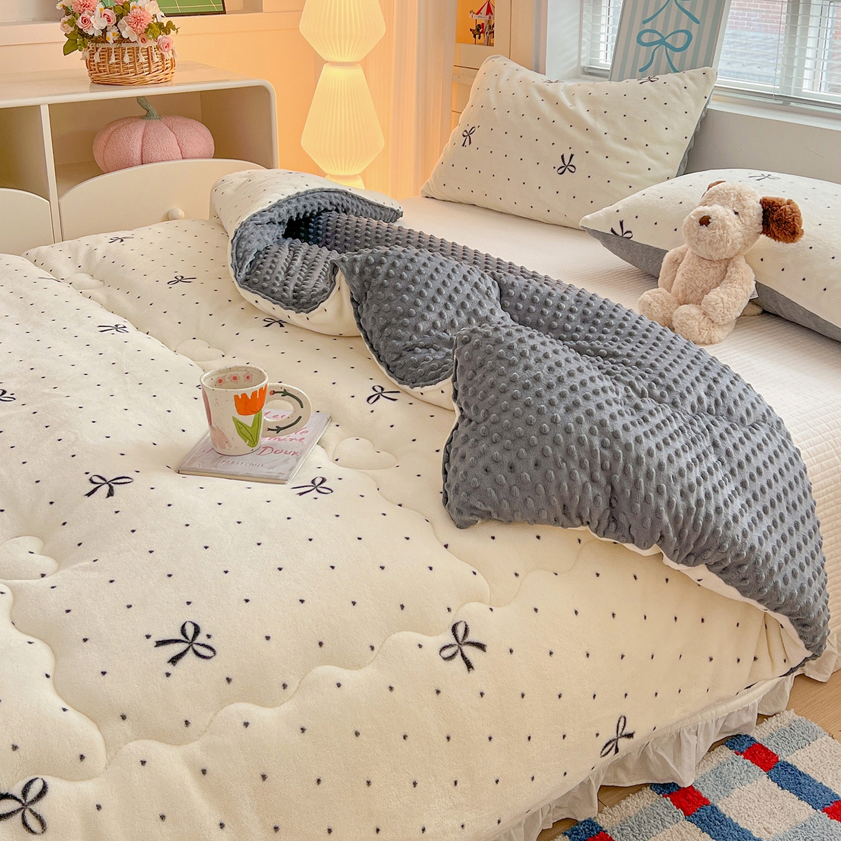 91家纺网 家纺一手货源 找家纺 Mata蔓塔家 2025新款高克重印花牛奶绒软绵绵豆豆被春秋冬被被子被芯 蝴蝶点点心（提供买家秀）