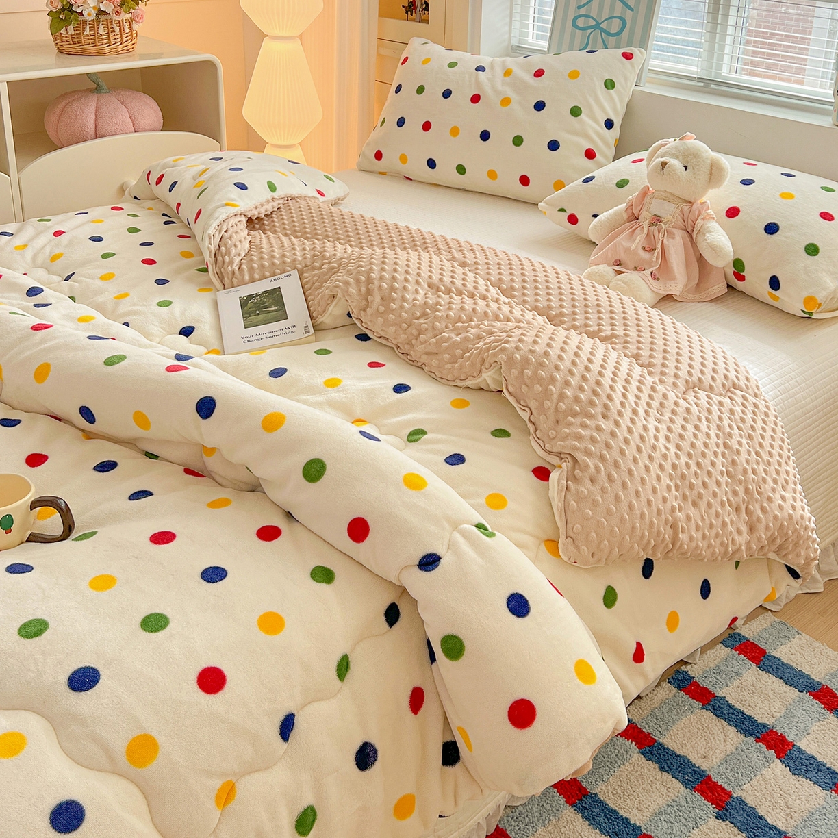 91家纺网 家纺一手货源 找家纺 Mata蔓塔家 2025新款高克重印花牛奶绒软绵绵豆豆被春秋冬被被子被芯 黑珍珠（提供买家秀）