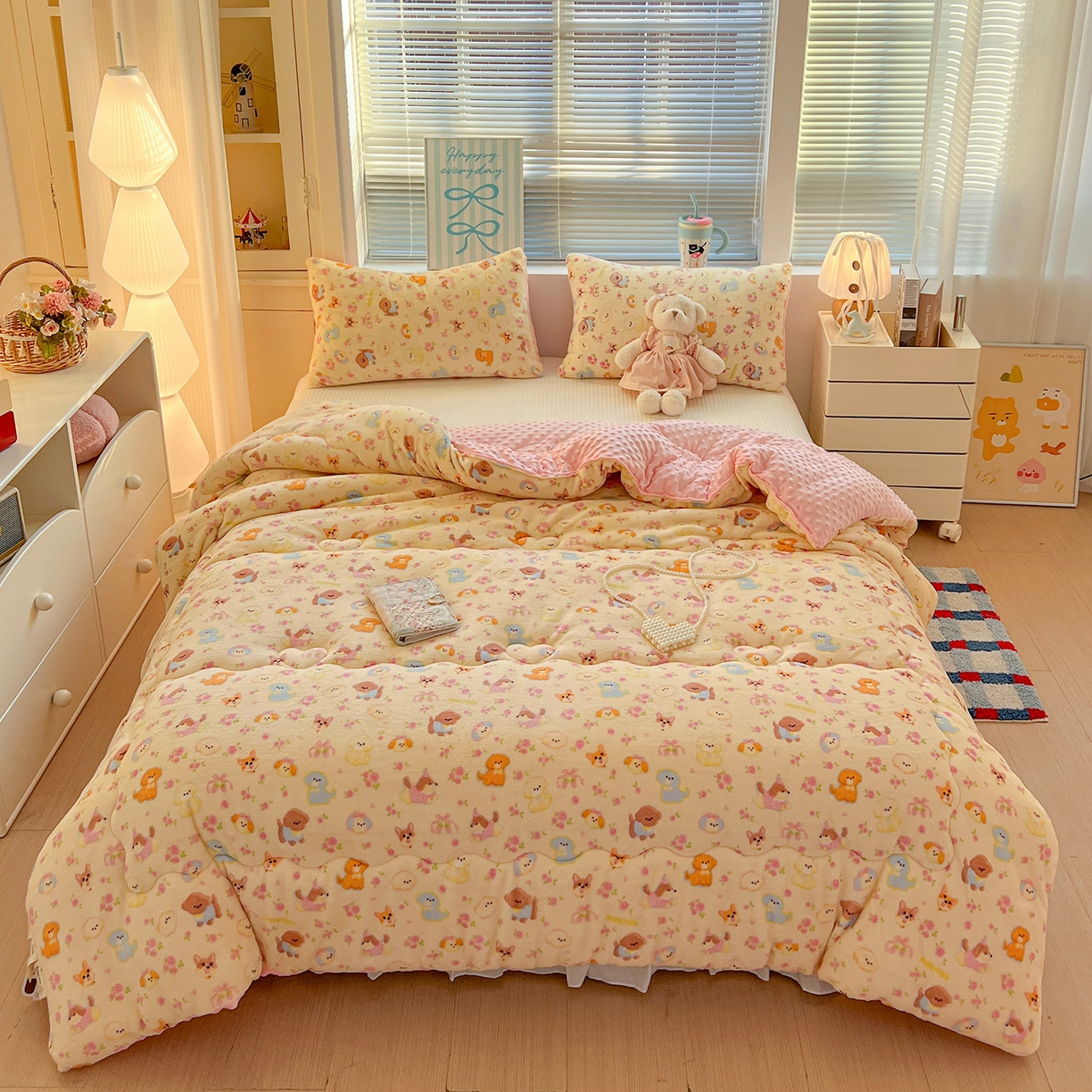 91家纺网 家纺一手货源 找家纺 Mata蔓塔家 2025新款高克重印花牛奶绒软绵绵豆豆被春秋冬被被子被芯 卖萌修狗（提供买家秀）