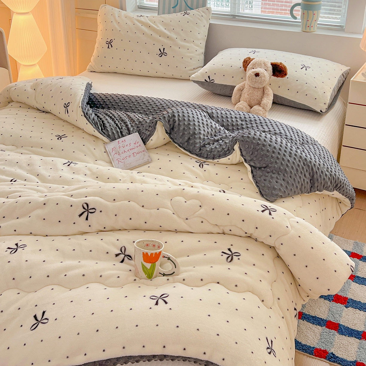 91家纺网 家纺一手货源 找家纺 Mata蔓塔家 2025新款高克重印花牛奶绒软绵绵豆豆被春秋冬被被子被芯 蝴蝶点点心（提供买家秀）