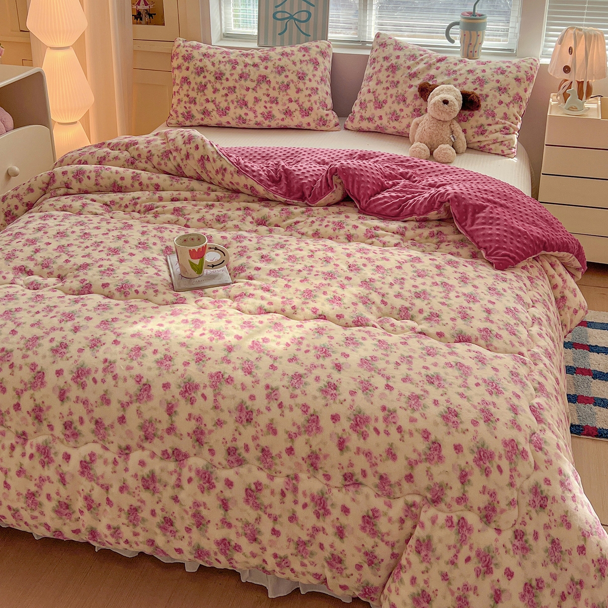 91家纺网 家纺一手货源 找家纺 Mata蔓塔家 2025新款高克重印花牛奶绒软绵绵豆豆被春秋冬被被子被芯 疏影（提供买家秀）