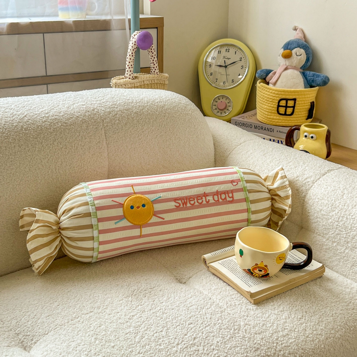 91家纺网 家纺一手货源 找家纺 希诺家居 2025新款ins奶油风奶糖枕糖果枕头枕芯 粉条纹太阳