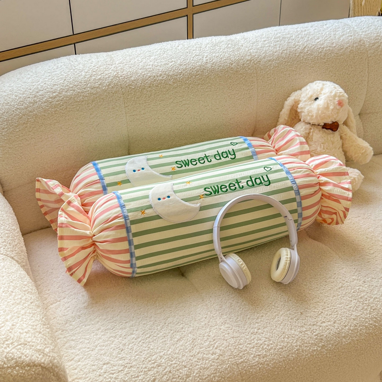 91家纺网 家纺一手货源 找家纺 希诺家居 2025新款ins奶油风奶糖枕糖果枕头枕芯 绿条纹月亮