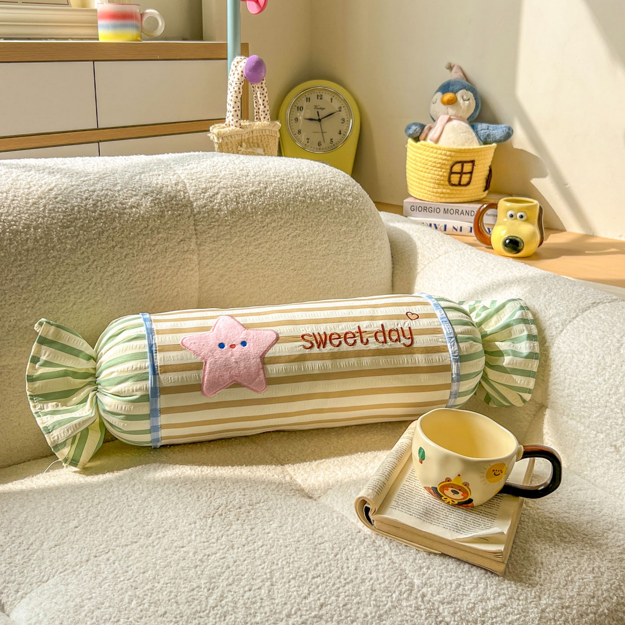 91家纺网 家纺一手货源 找家纺 希诺家居 2025新款ins奶油风奶糖枕糖果枕头枕芯 黄条纹星星