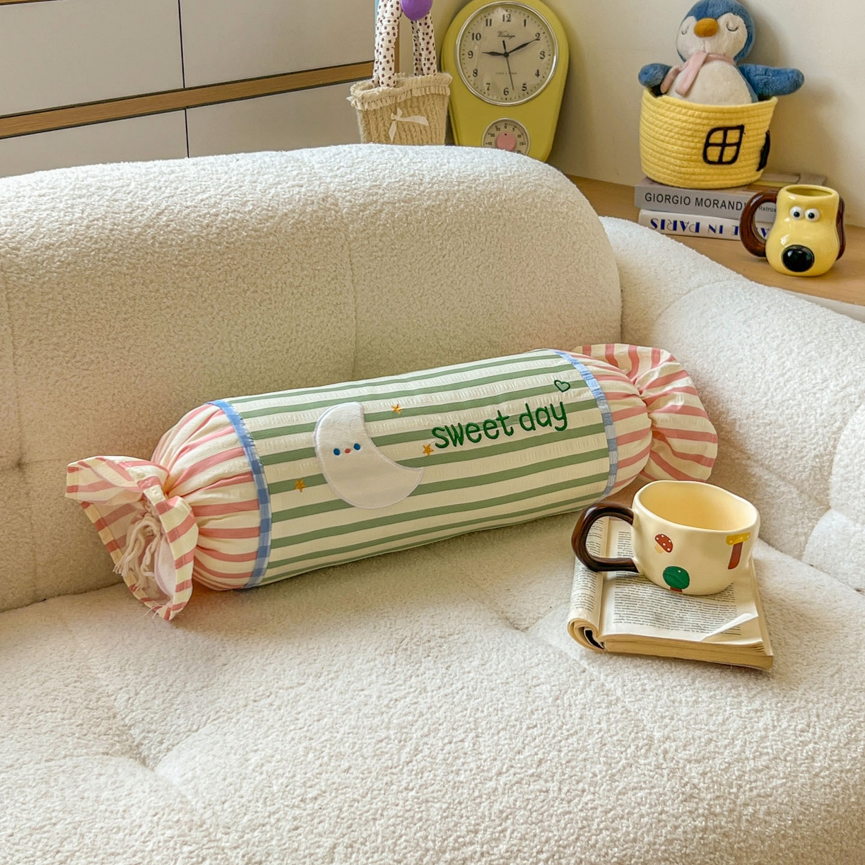 91家纺网 家纺一手货源 找家纺 希诺家居 2025新款ins奶油风奶糖枕糖果枕头枕芯 绿条纹月亮