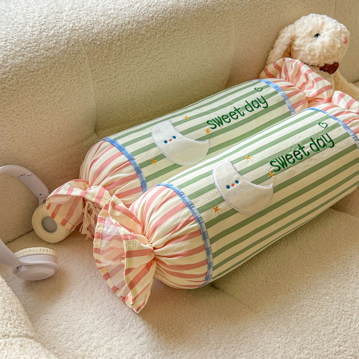 91家纺网 家纺一手货源 找家纺 希诺家居 2025新款ins奶油风奶糖枕糖果枕头枕芯 绿条纹月亮