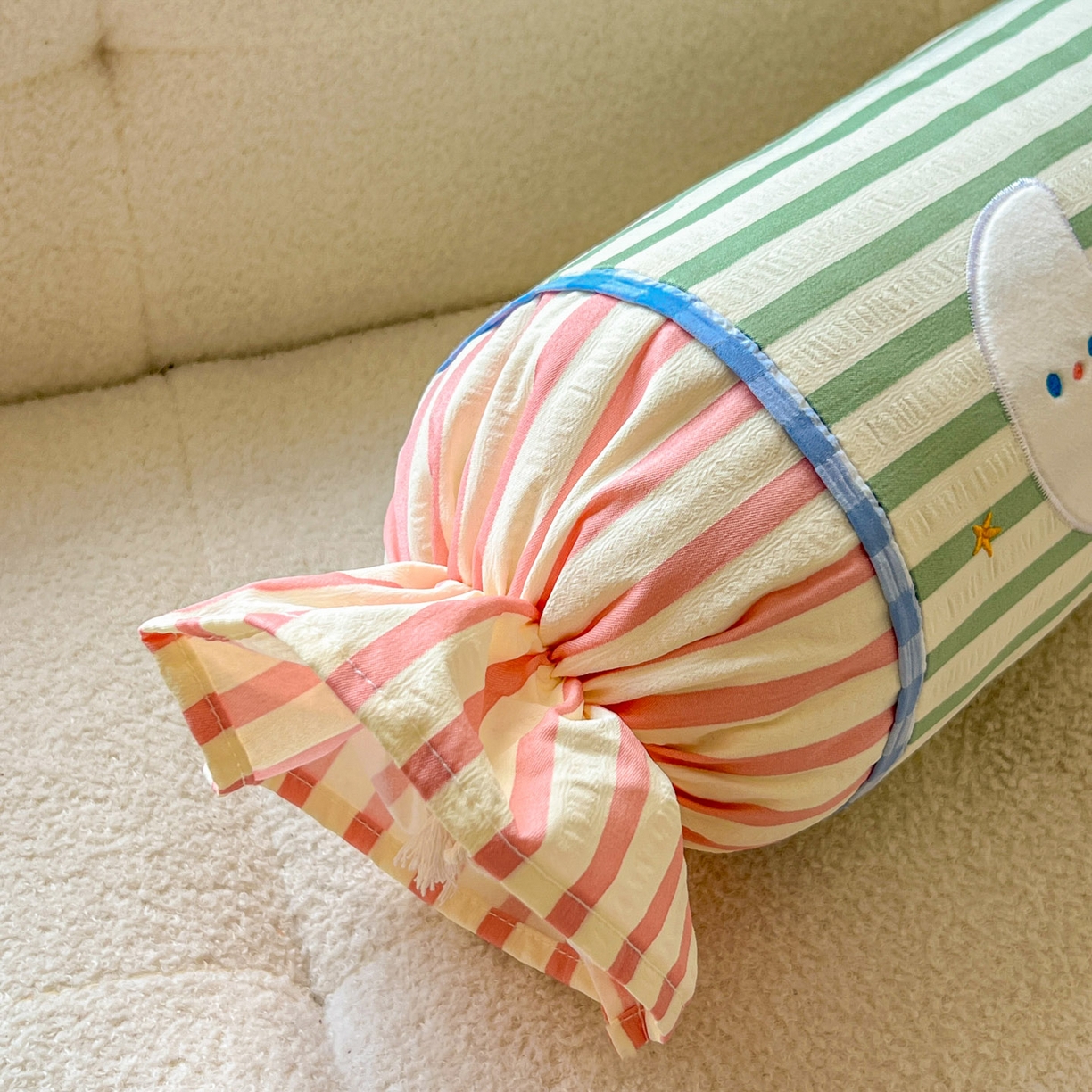 91家纺网 家纺一手货源 找家纺 希诺家居 2025新款ins奶油风奶糖枕糖果枕头枕芯 绿条纹月亮