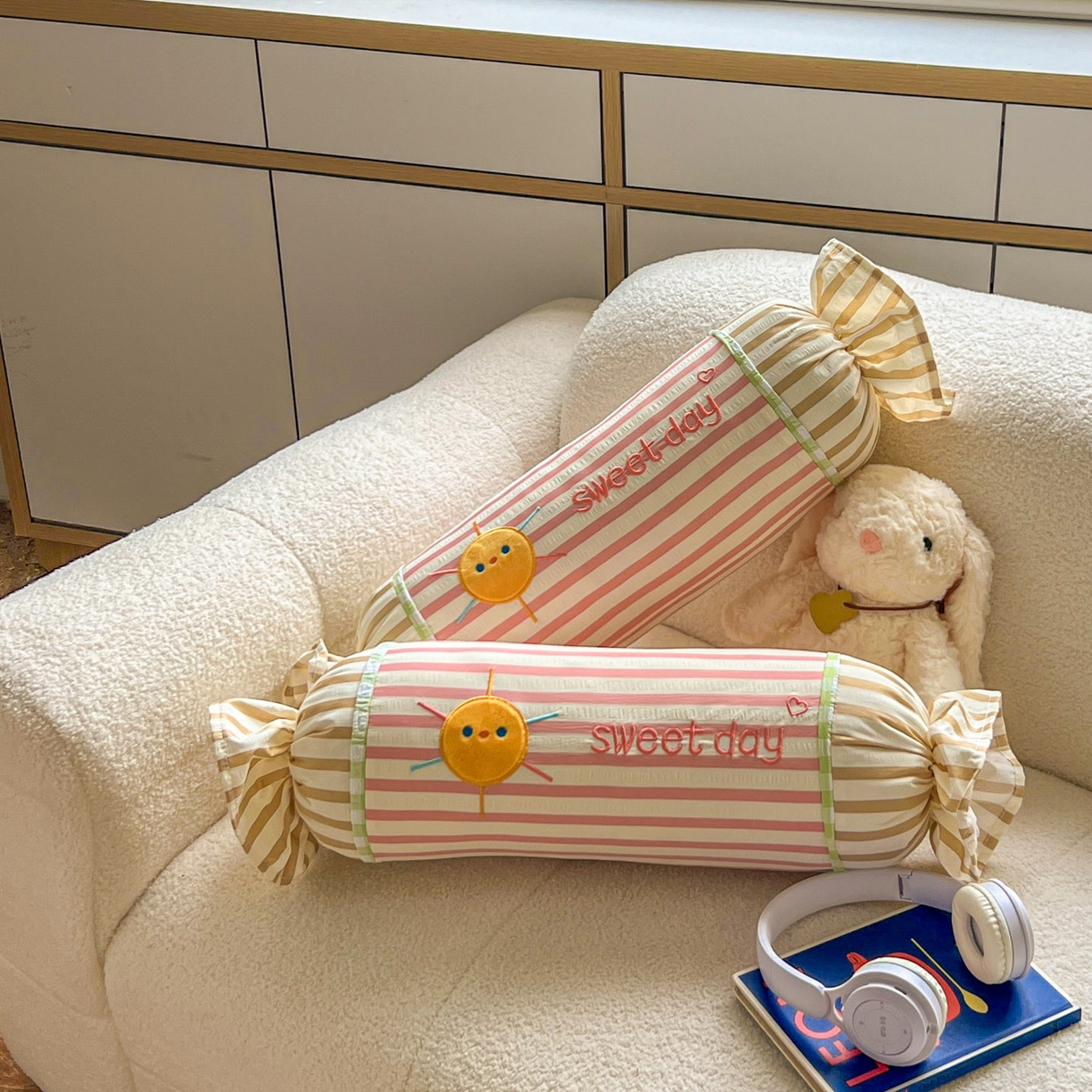 91家纺网 家纺一手货源 找家纺 希诺家居 2025新款ins奶油风奶糖枕糖果枕头枕芯 粉条纹太阳