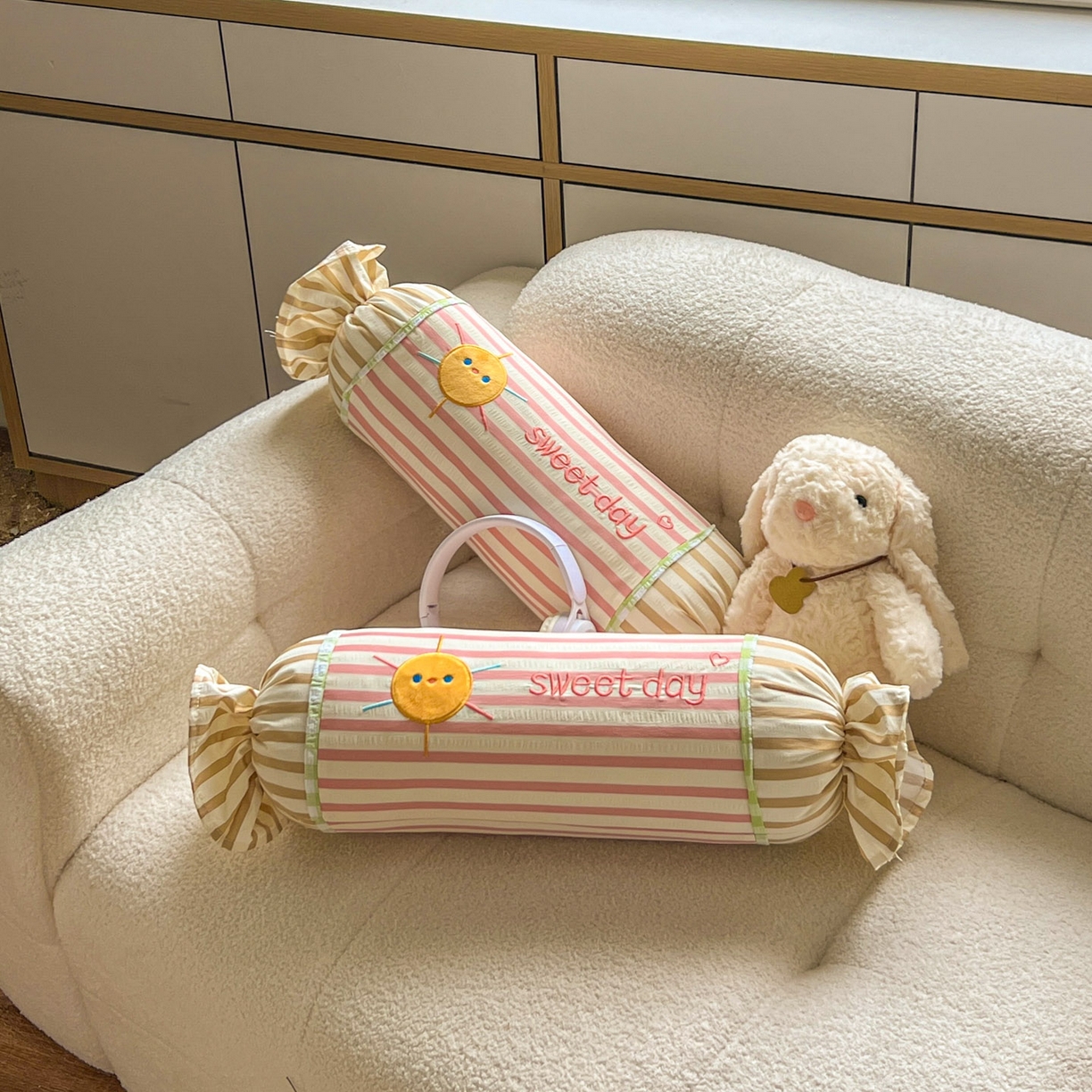 91家纺网 家纺一手货源 找家纺 希诺家居 2025新款ins奶油风奶糖枕糖果枕头枕芯 粉条纹太阳