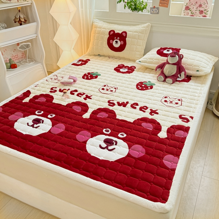 91家纺网 家纺一手货源 找家纺 优品惠 2025新款牛奶绒夹棉床护垫夹棉床褥床盖床单加厚保暖 可爱熊