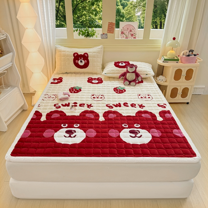 91家纺网 家纺一手货源 找家纺 优品惠 2025新款牛奶绒夹棉床护垫夹棉床褥床盖床单加厚保暖 可爱熊