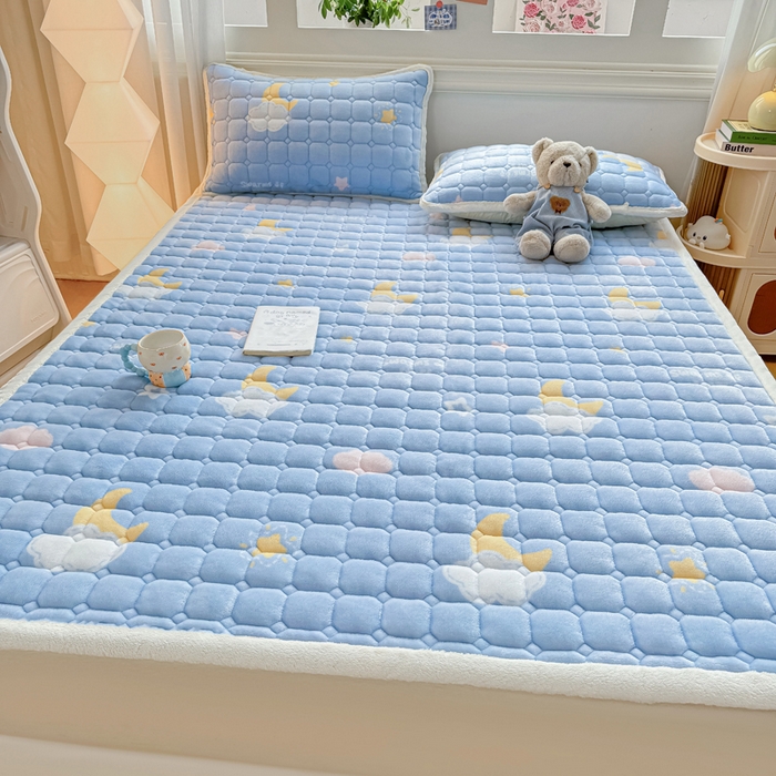 91家纺网 家纺一手货源 找家纺 优品惠 2025新款牛奶绒夹棉床护垫夹棉床褥床盖床单加厚保暖 星月织梦蓝