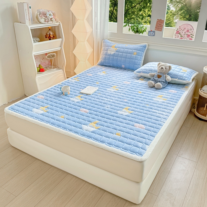 91家纺网 家纺一手货源 找家纺 优品惠 2025新款牛奶绒夹棉床护垫夹棉床褥床盖床单加厚保暖 星月织梦蓝