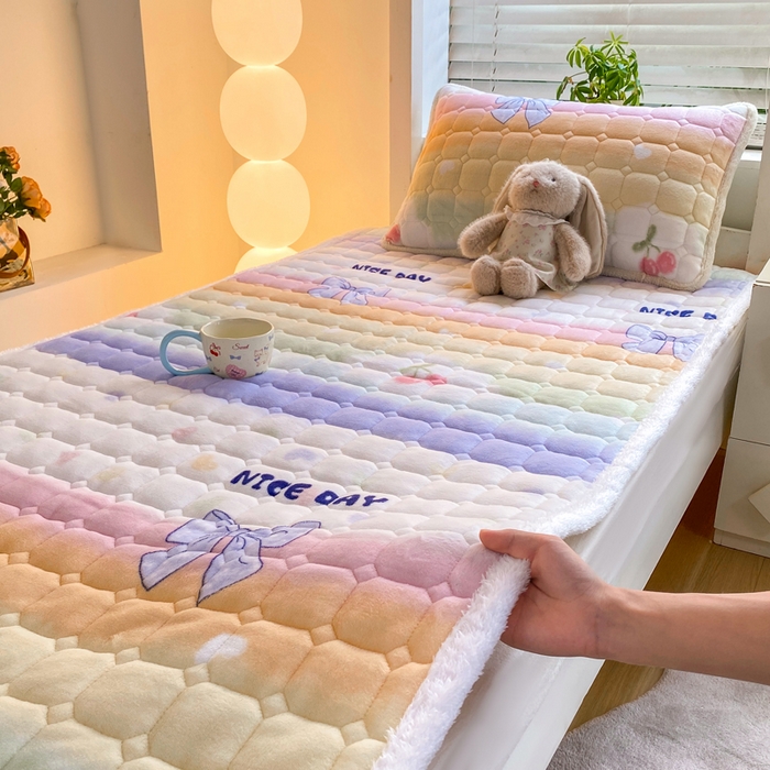 91家纺网 家纺一手货源 找家纺 优品惠 2025新款冬季牛奶绒床垫床褥垫子床护垫加绒床盖学生宿舍上下铺 彩虹蝴蝶结