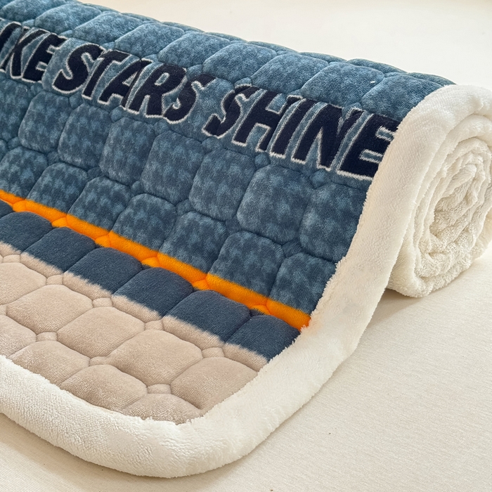 91家纺网 家纺一手货源 找家纺 优品惠 2025新款冬季牛奶绒床垫床褥垫子床护垫加绒床盖学生宿舍上下铺 都市潮熊