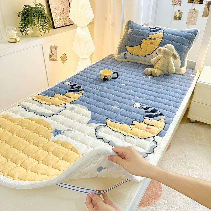 91家纺网 家纺一手货源 找家纺 优品惠 2025新款冬季牛奶绒床垫床褥垫子床护垫加绒床盖学生宿舍上下铺 月亮萌宝