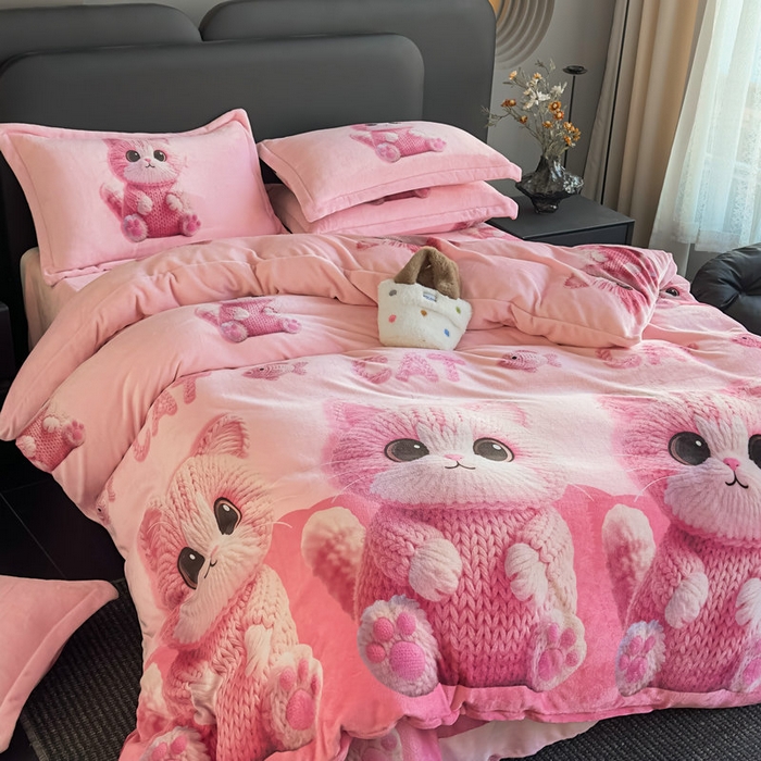 91家纺网 家纺一手货源 找家纺 宝薇 2025新款8斤宝宝绒数码5D牛奶绒四件套 粉小喵