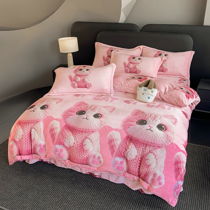 91家纺网 家纺一手货源 找家纺 宝薇 2025新款8斤宝宝绒数码5D牛奶绒四件套 粉小喵