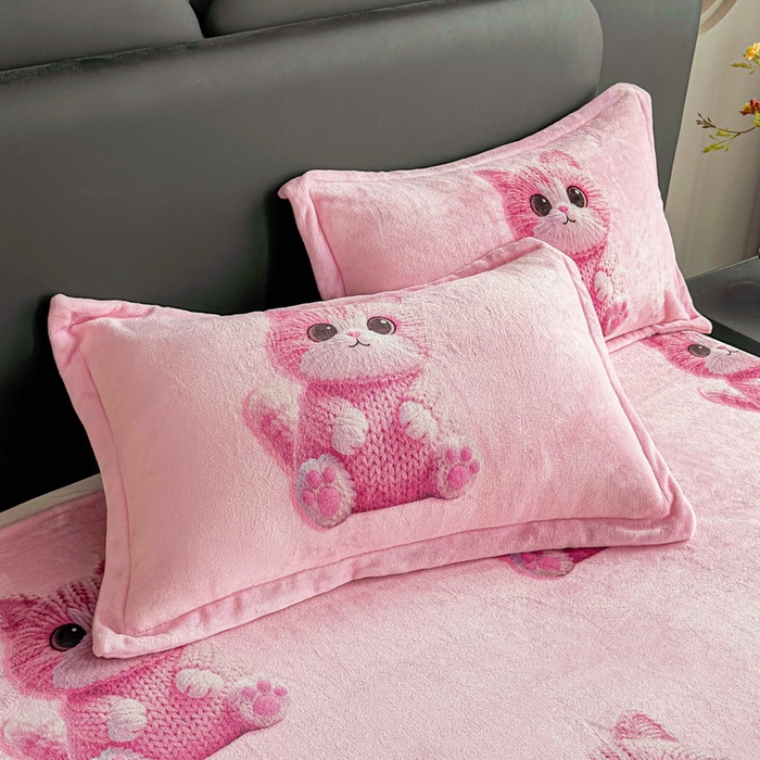 91家纺网 家纺一手货源 找家纺 宝薇 2025新款8斤宝宝绒数码5D牛奶绒四件套 粉小喵