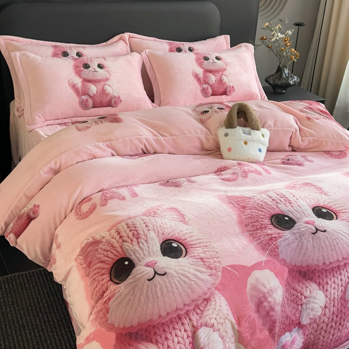 91家纺网 家纺一手货源 找家纺 宝薇 2025新款8斤宝宝绒数码5D牛奶绒四件套 粉小喵