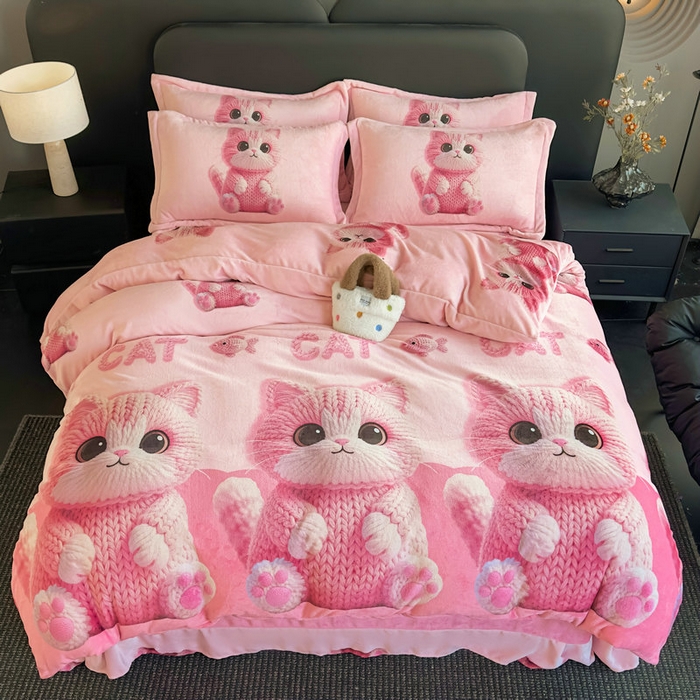 91家纺网 家纺一手货源 找家纺 宝薇 2025新款8斤宝宝绒数码5D牛奶绒四件套 粉小喵