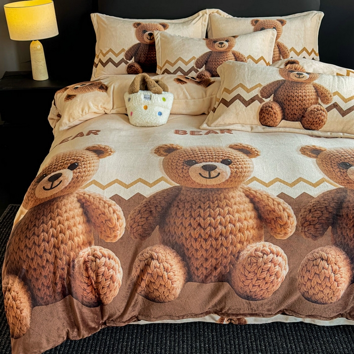 91家纺网 家纺一手货源 找家纺 宝薇 2025新款8斤宝宝绒数码5D牛奶绒四件套 幸运熊