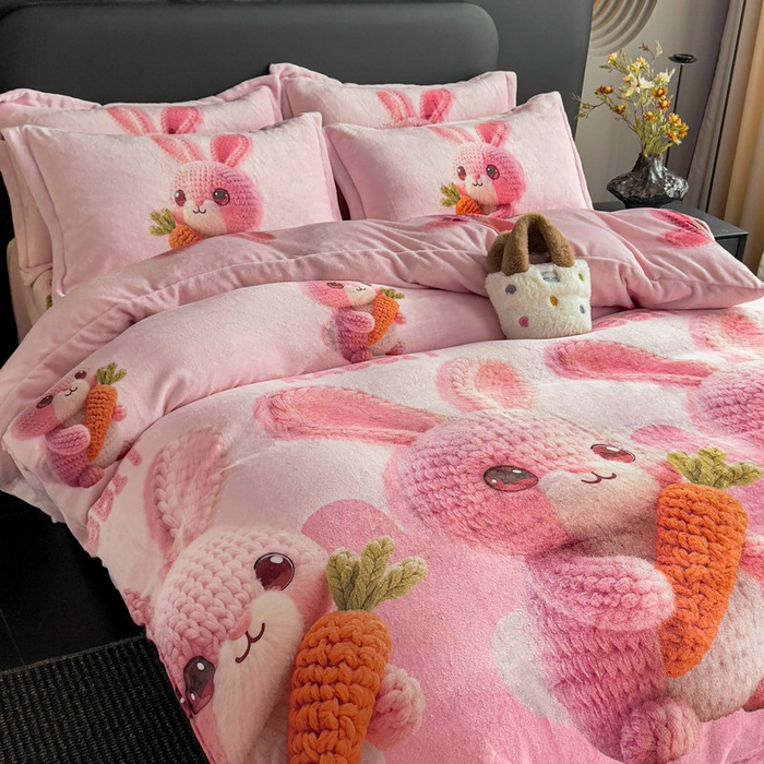 91家纺网 家纺一手货源 找家纺 宝薇 2025新款8斤宝宝绒数码5D牛奶绒四件套 幸运兔粉