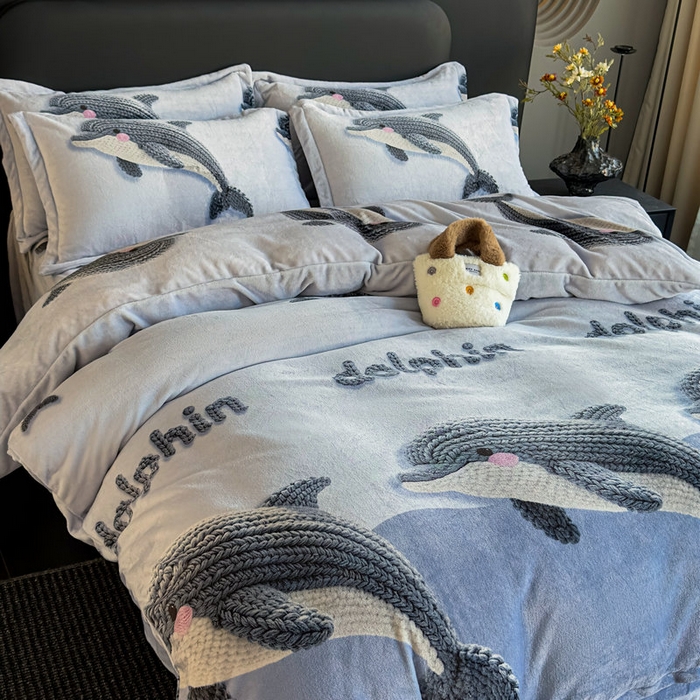 91家纺网 家纺一手货源 找家纺 宝薇 2025新款8斤宝宝绒数码5D牛奶绒四件套 海豚湾