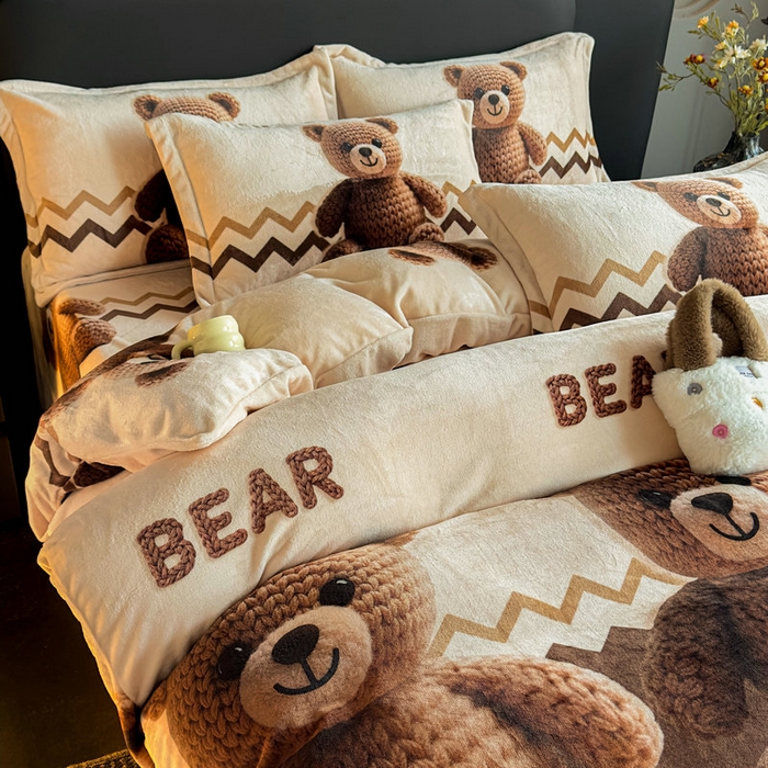 91家纺网 家纺一手货源 找家纺 宝薇 2025新款8斤宝宝绒数码5D牛奶绒四件套 幸运熊