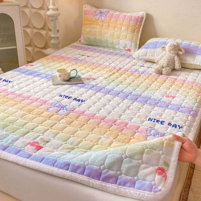 91家纺网 家纺一手货源 找家纺 优品惠 2025新款牛奶绒夹棉床护垫夹棉床褥床盖床单加厚保暖 彩虹蝴蝶结