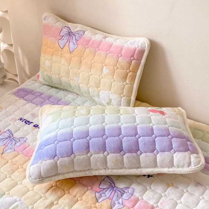 91家纺网 家纺一手货源 找家纺 优品惠 2025新款牛奶绒夹棉床护垫夹棉床褥床盖床单加厚保暖 彩虹蝴蝶结